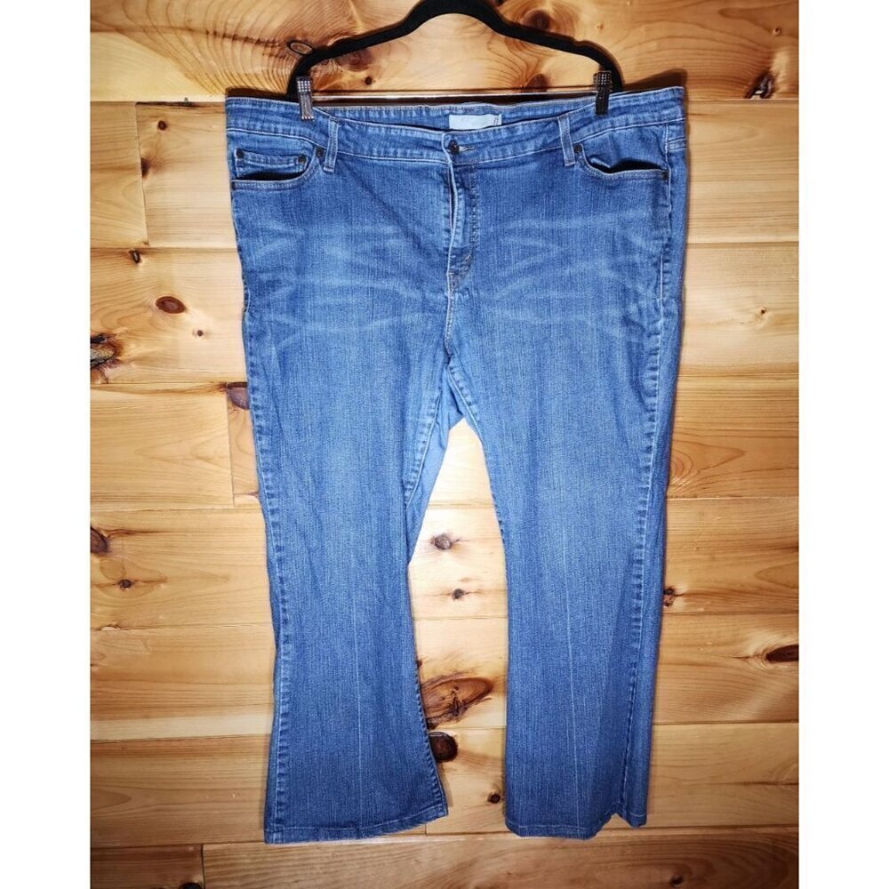 Levi's Women 590 Plus Size 24M Bootcut Medium Wash Cotton Blend Stretch Jean